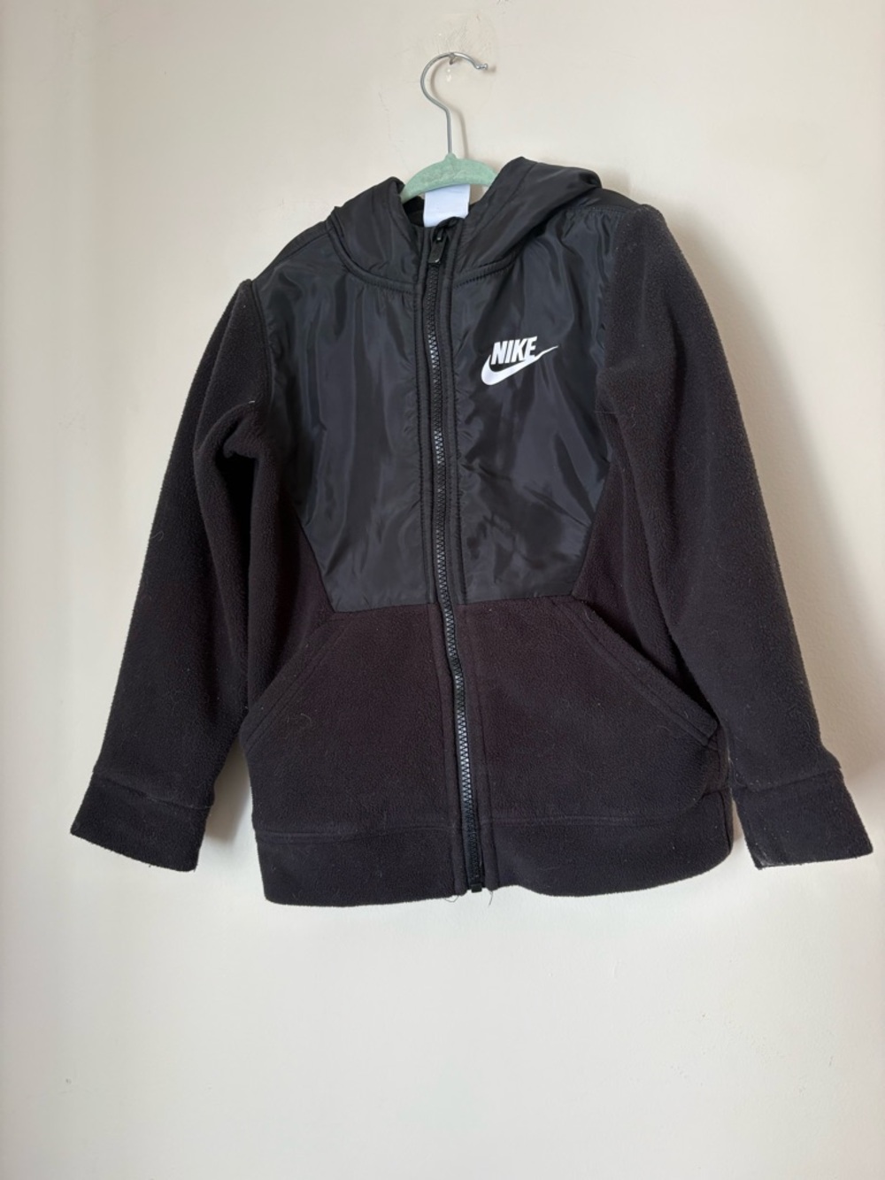 Nike Black Kids' Hooded Jacket with Logo Tag 6-7 years